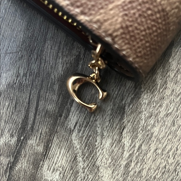 Coach Tan Signature Wallet - Picture 5 of 7